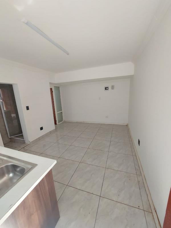 To Let 1 Bedroom Property for Rent in Goodwood Central Western Cape